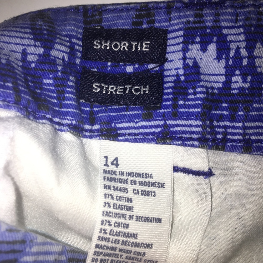 American Eagle jean shorts blue and white